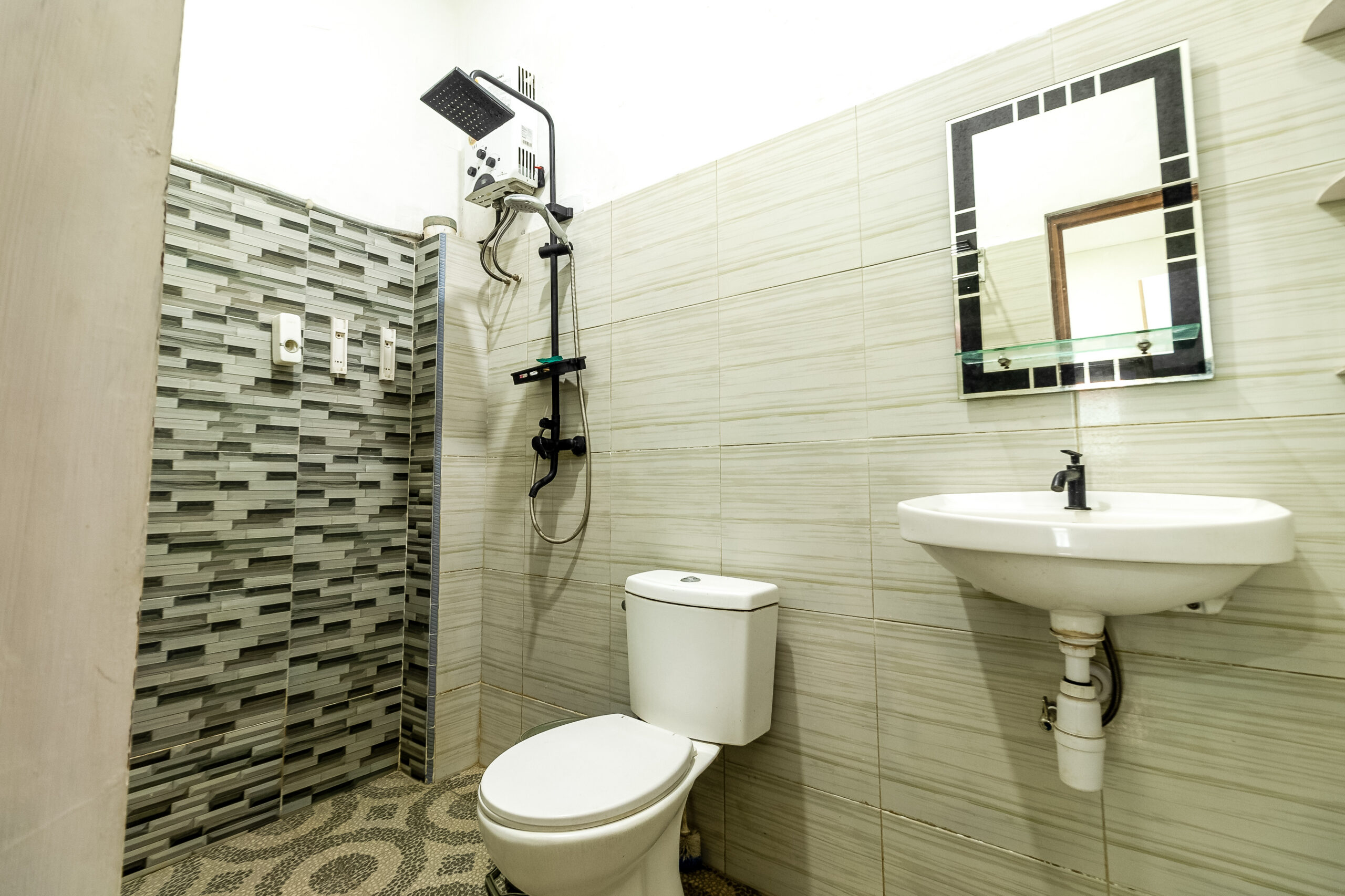 8. Kamar Mandi (1)